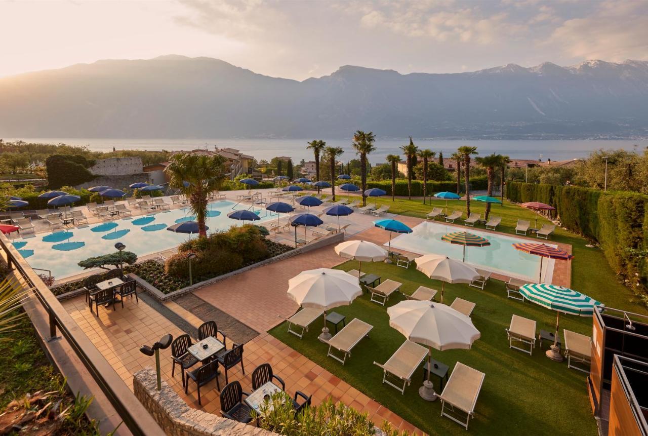 Hotel Royal Village Limone sul Garda Exterior photo